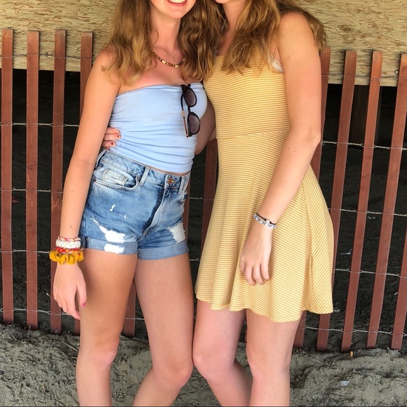 yellow dress - Picture 3 of 3